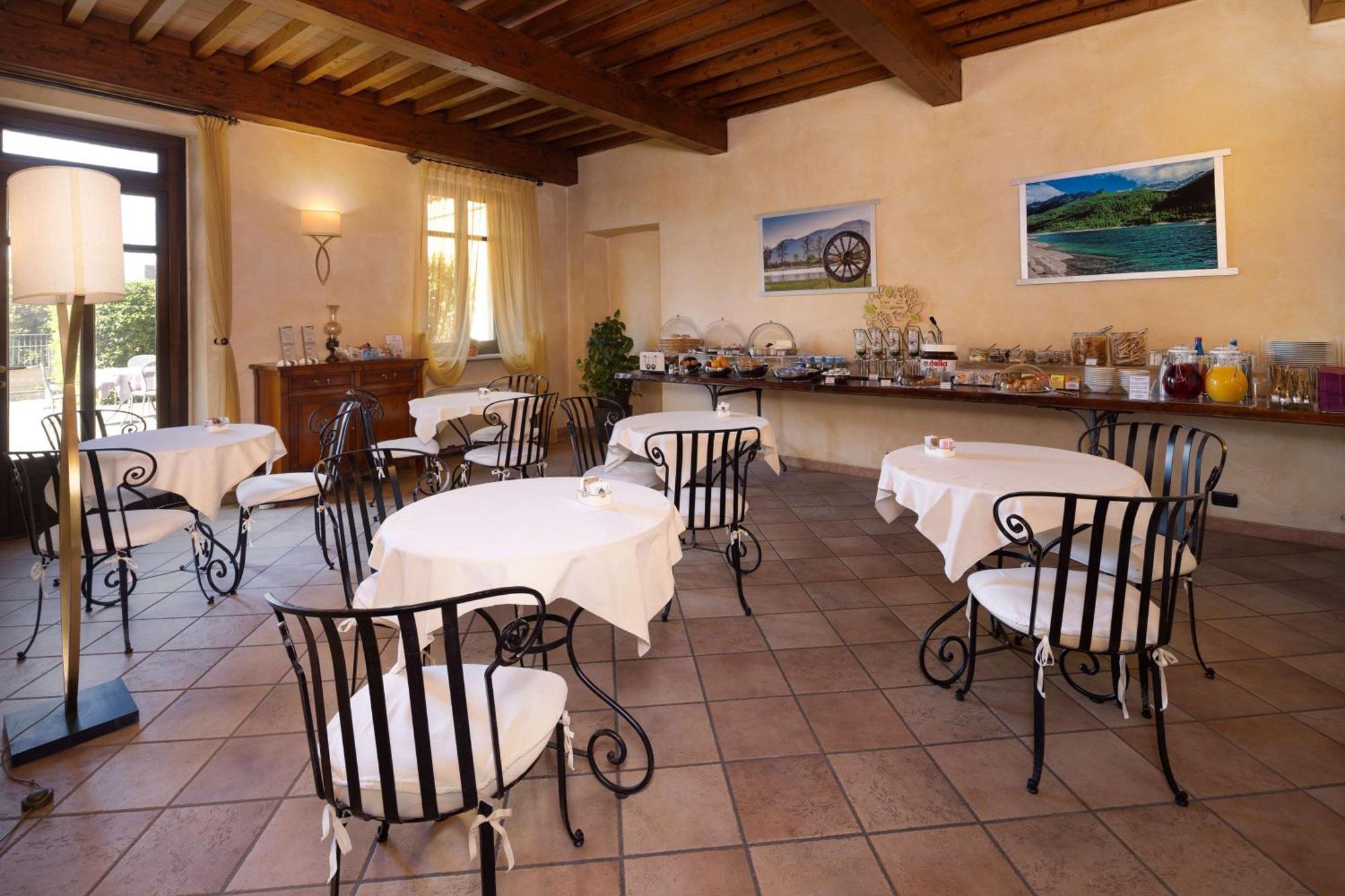 Best Western Plus Hotel Le Rondini San Francesco al Campo Luaran gambar