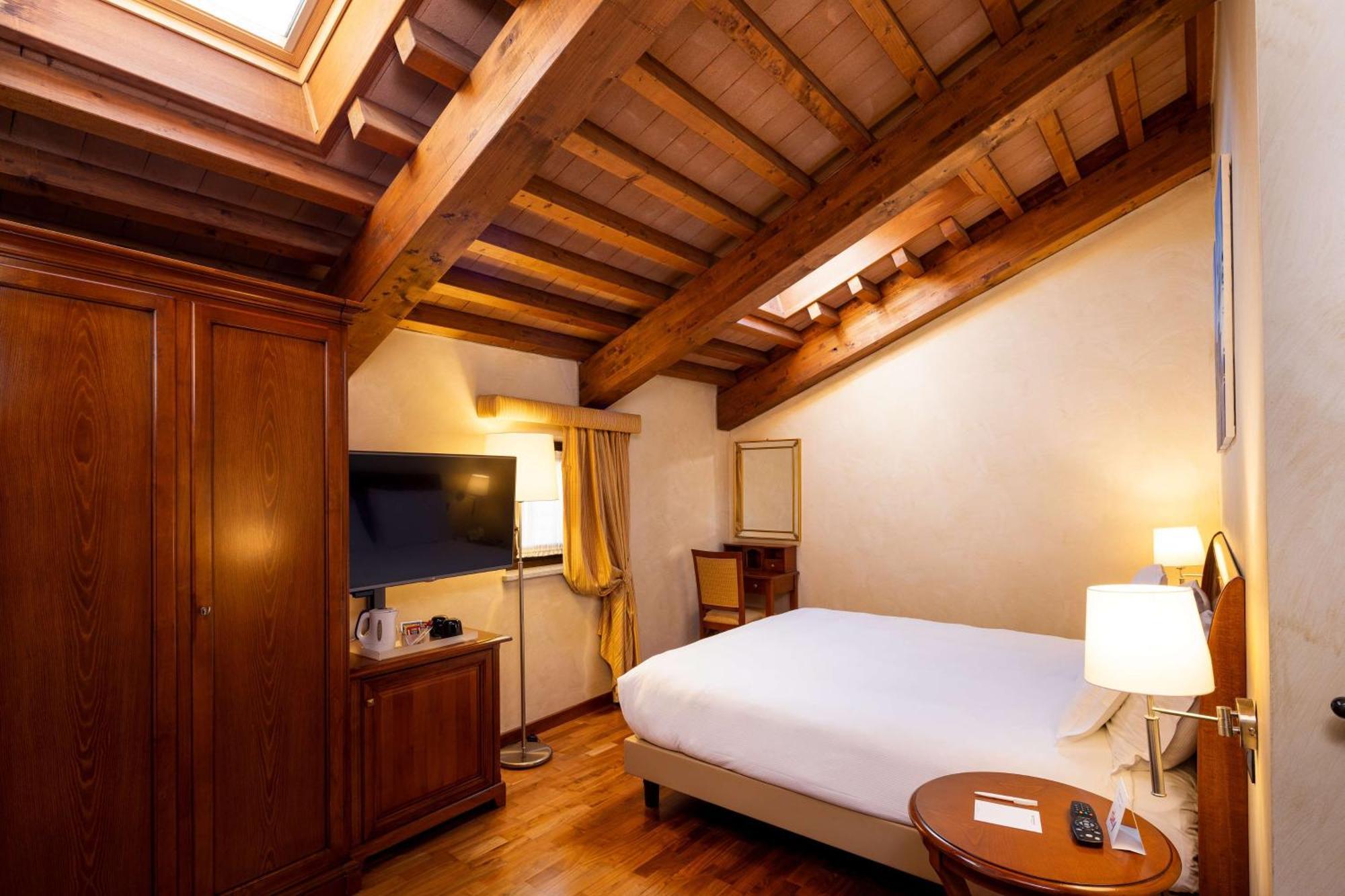 Best Western Plus Hotel Le Rondini San Francesco al Campo Luaran gambar