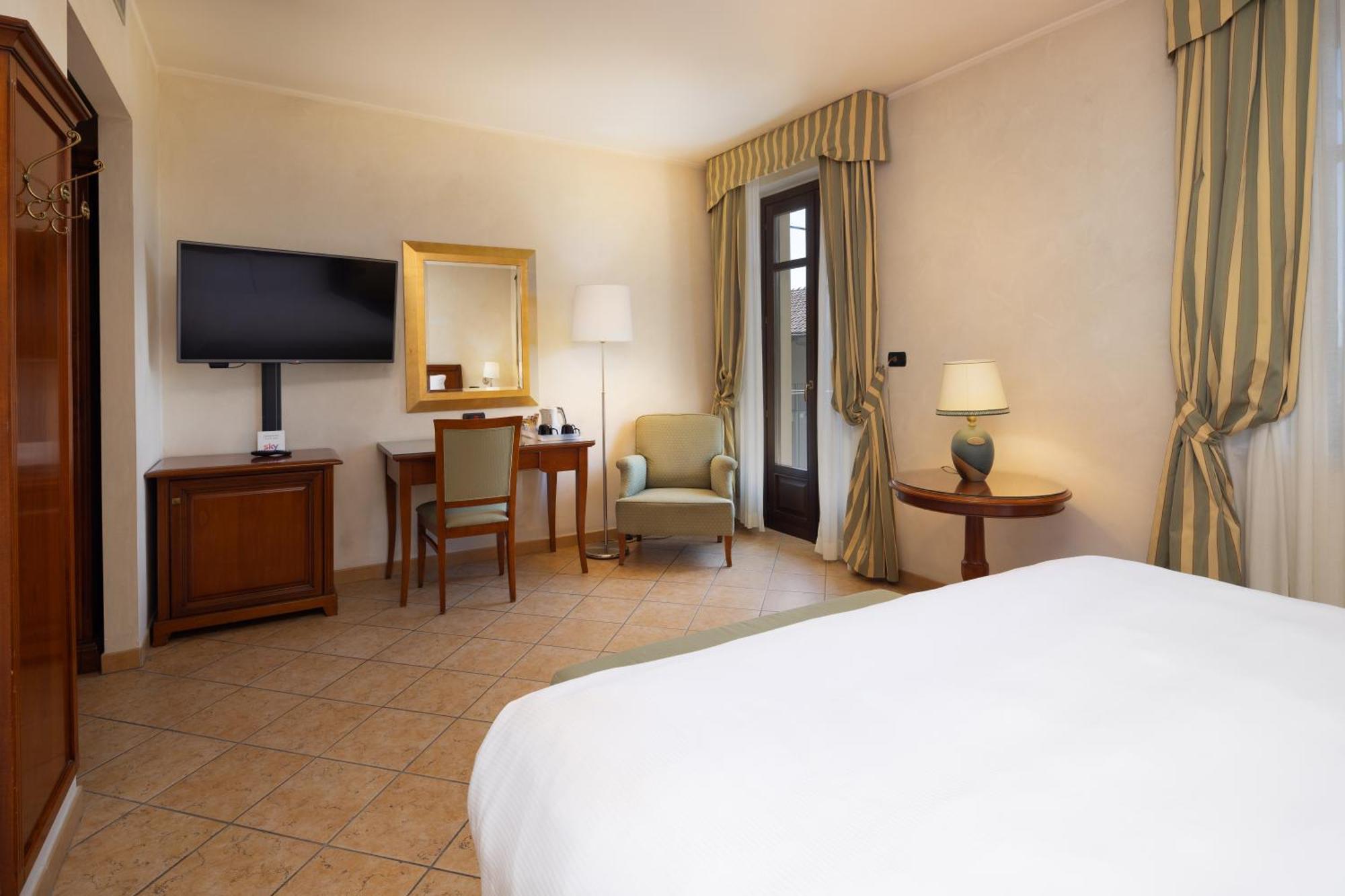 Best Western Plus Hotel Le Rondini San Francesco al Campo Luaran gambar