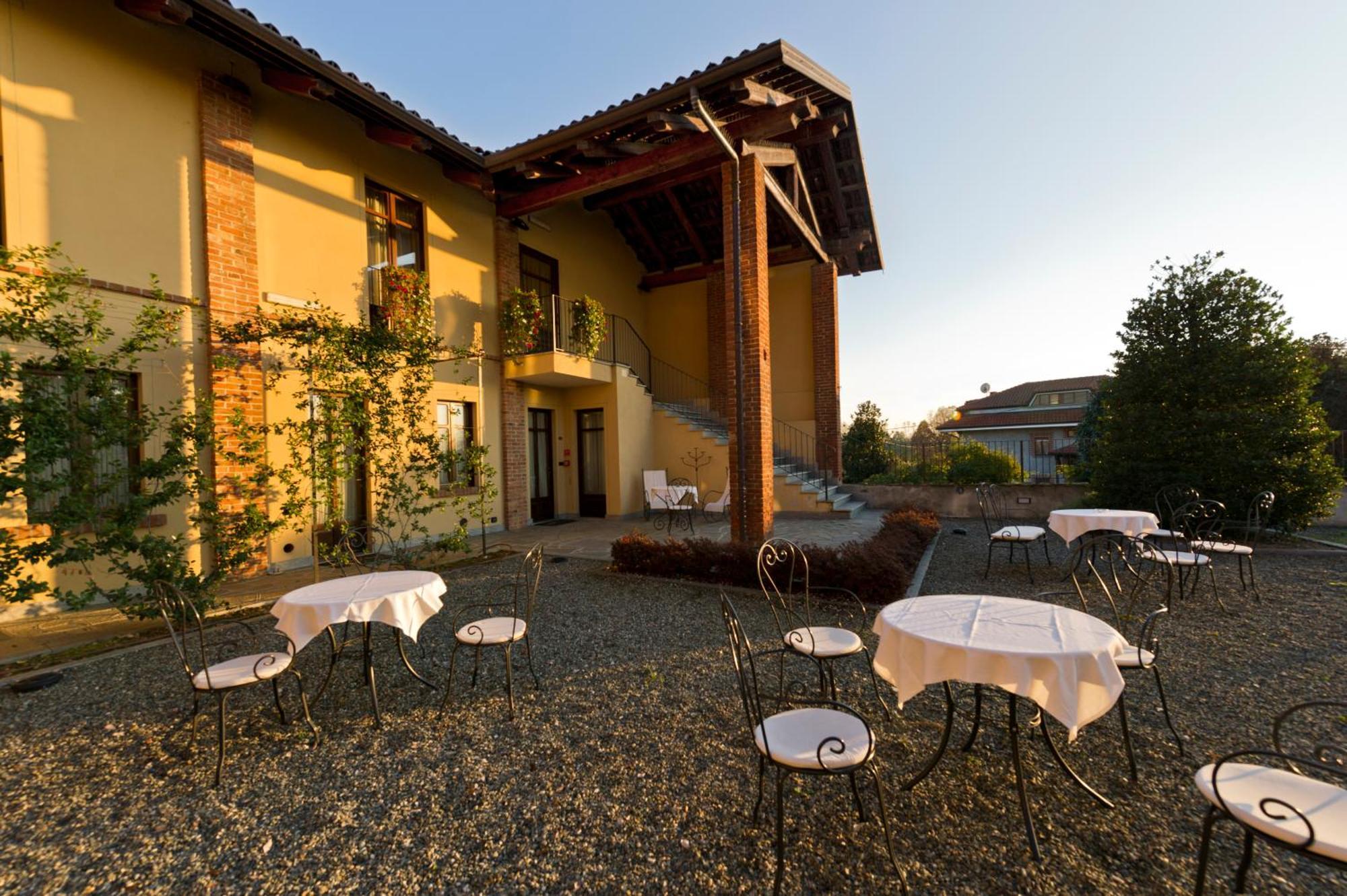 Best Western Plus Hotel Le Rondini San Francesco al Campo Luaran gambar